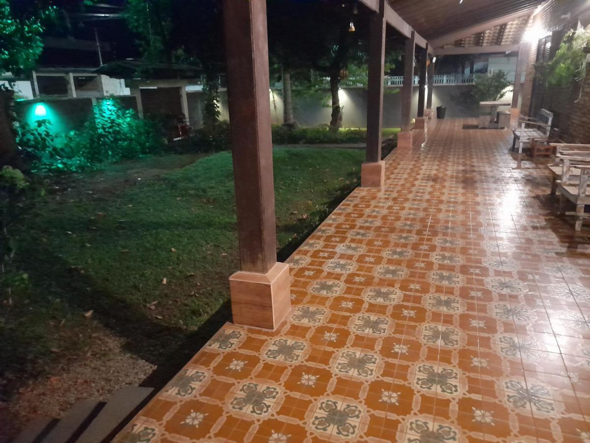 Hospedagem Economica Flor De Maria Caraguatatuba Exterior photo